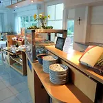 בית הארחה Gaestehaus Bruetting 3*