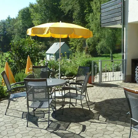 게스트하우스 Gaestehaus Bruetting Baernfels