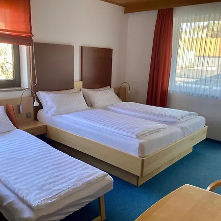 Pensjonat Gaestehaus Bruetting 3*